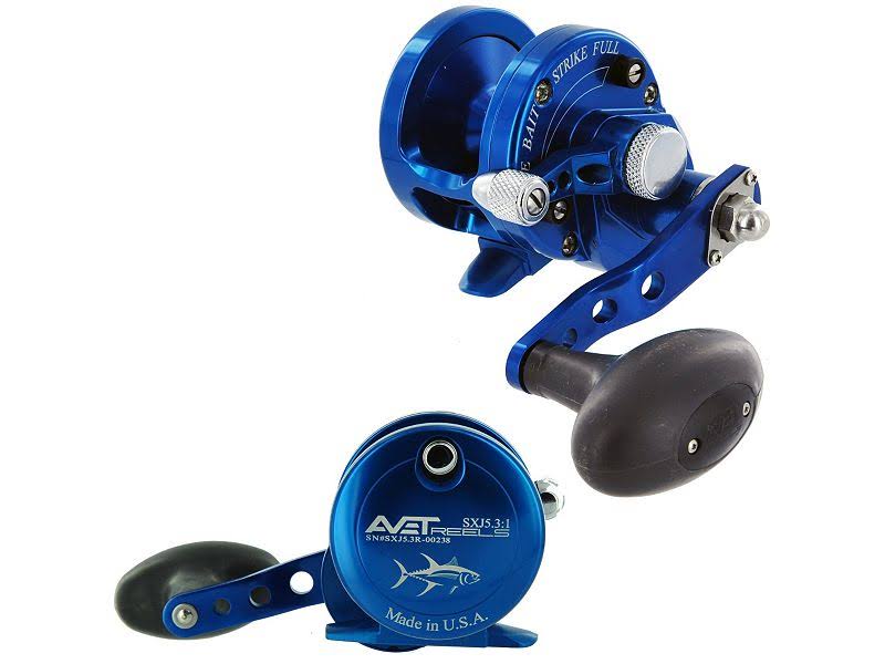 Red 2-Speed Lever Drag Casting Reel T13189