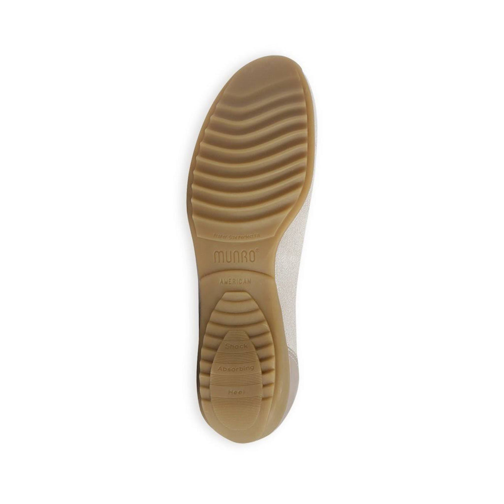 Taupe Traveler Shoes H45744