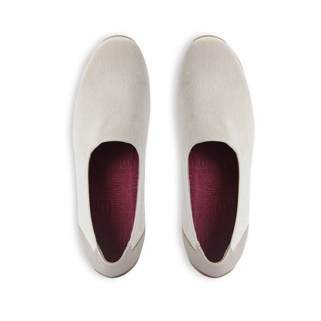 Taupe Traveler Shoes H45744
