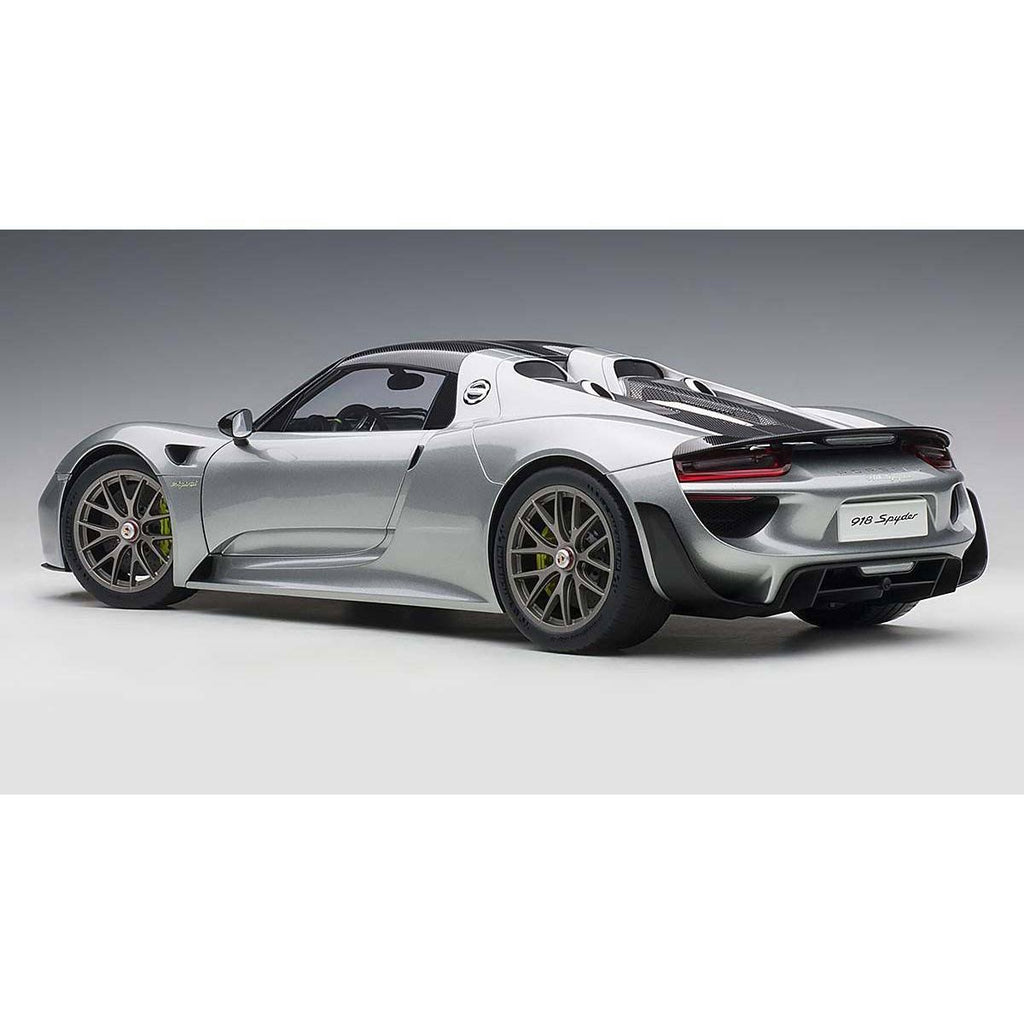 Silver 1/12 Model Car P495