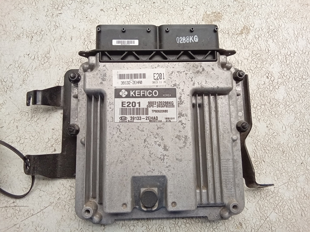 Pre-Owned 2014 Kia Soul Electronic Control Module ECU ECM OEM K888255
