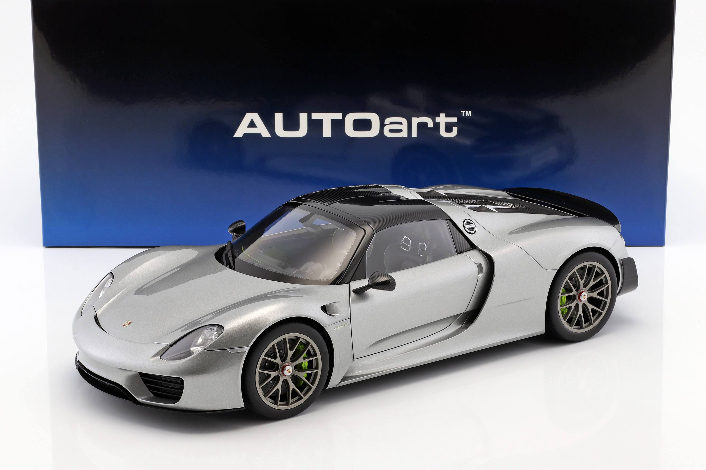 Silver 1/12 Model Car P495